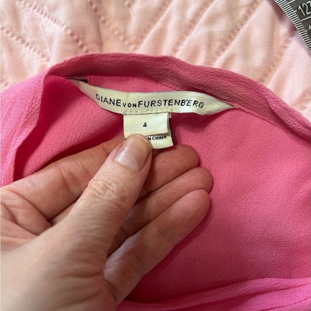 Diane von Furstenberg Tie Neck Blouse 4
Pink Oversized - Picture 10 of 13